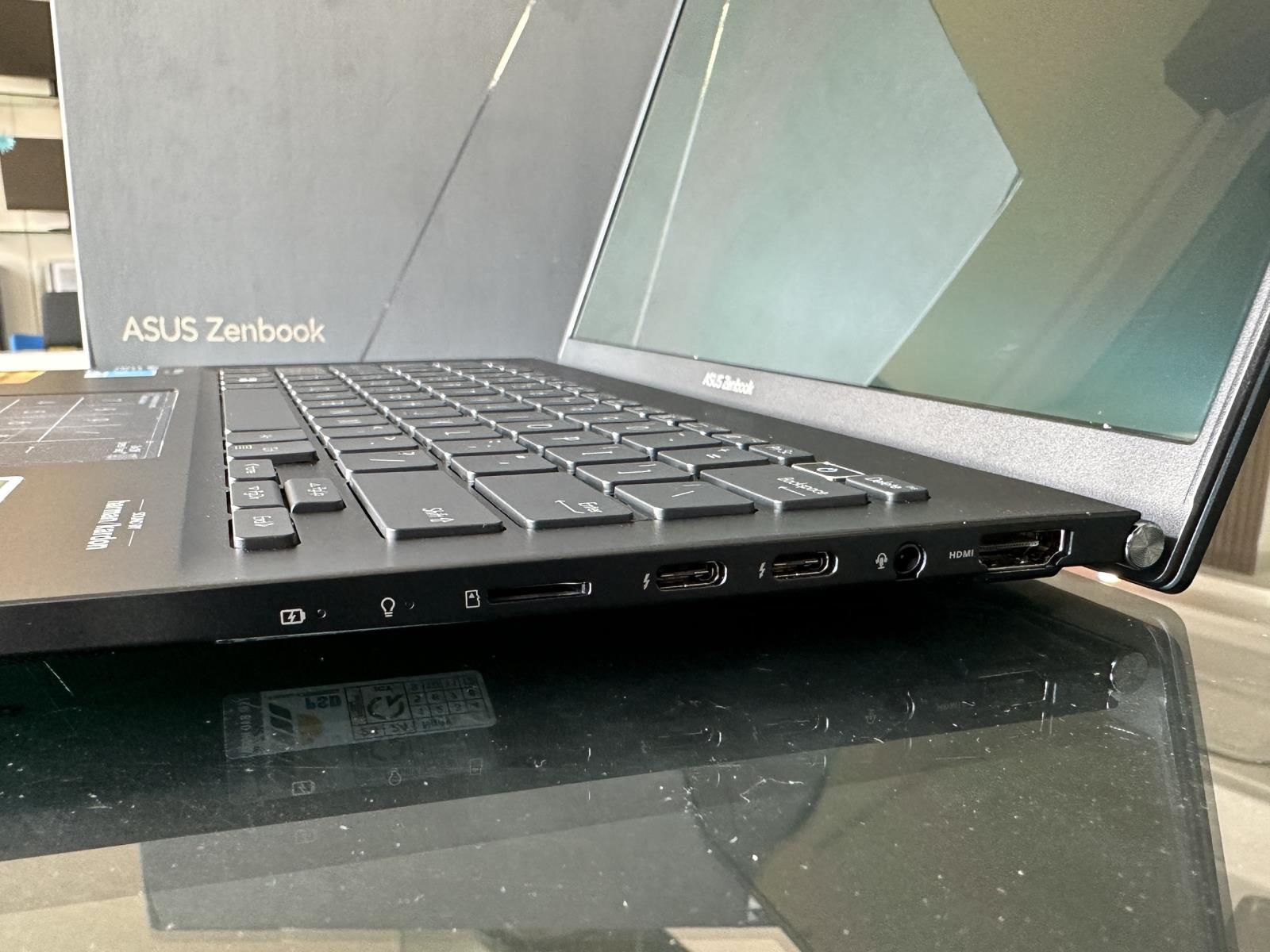 Laptop Asus Zenbook UX3402ZA-KM221W i7 1260P/16GB/512GB/14" OLED 2.8K/Win 11
