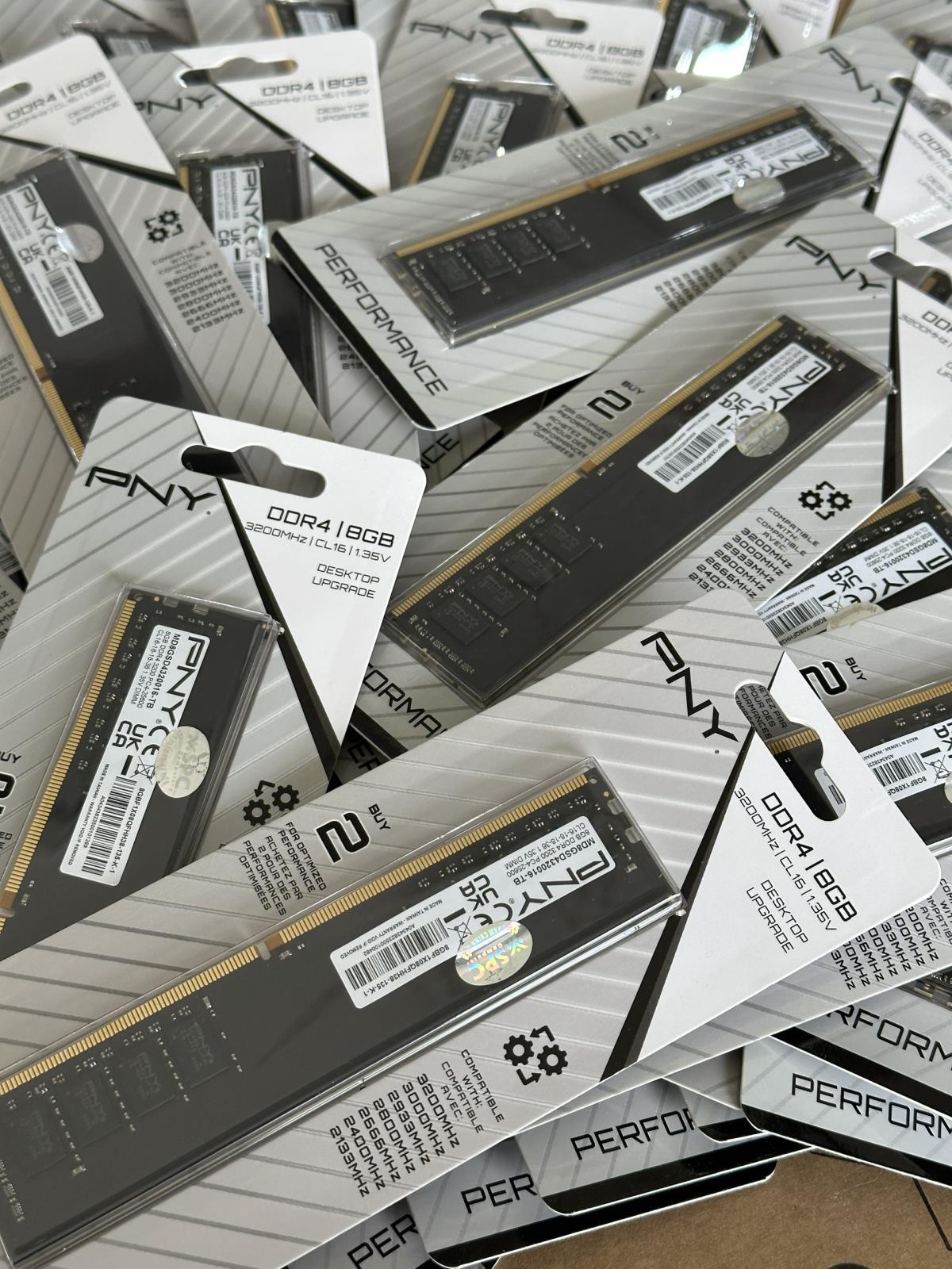 Ram DDR4 8GB 3200 PNY UDIMM ( MD8GSD4320016-TB )