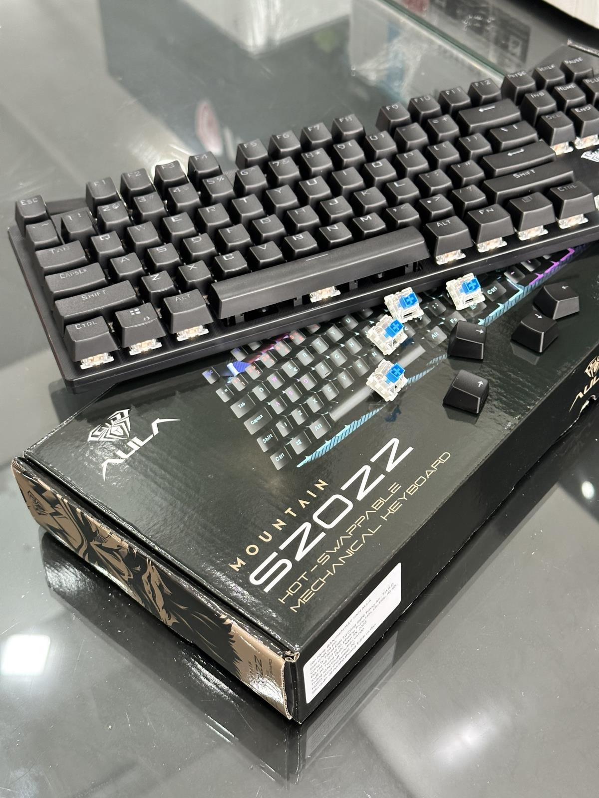 BÀN PHÍM CƠ GAMING AULA S2022 MÀU ĐEN (BLUE SWITCH, USB, LED RAINBOW)